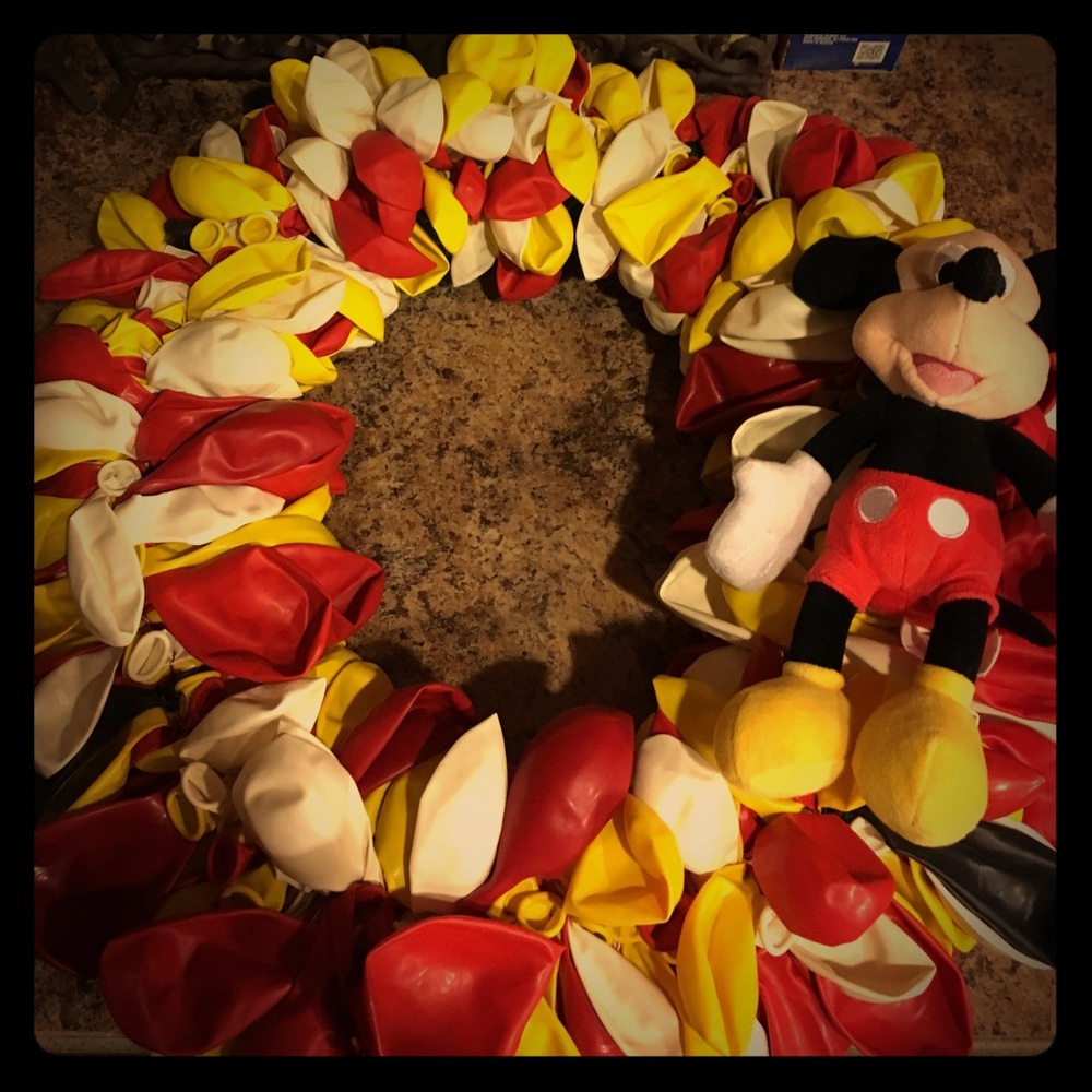 Disney Mickey Mouse balloon wreath